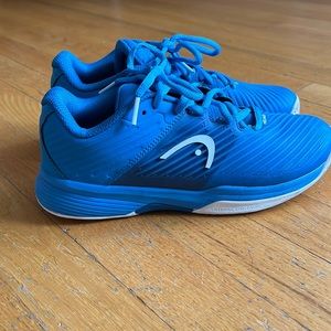 Kids tennis sneakers